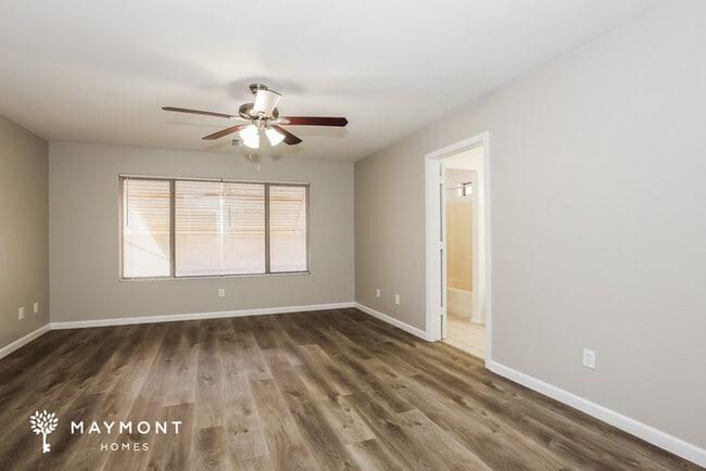 Photo - 1906 S Valley Dr