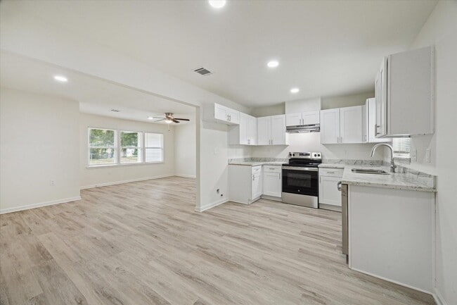 Photo - 3105 Babin Dr