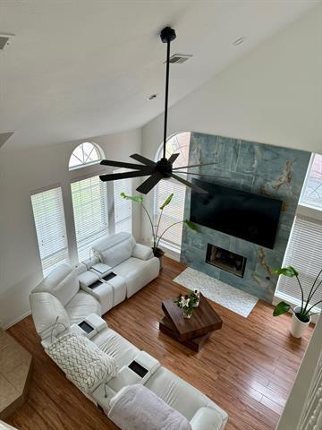 Photo - 417 Moonlight Way