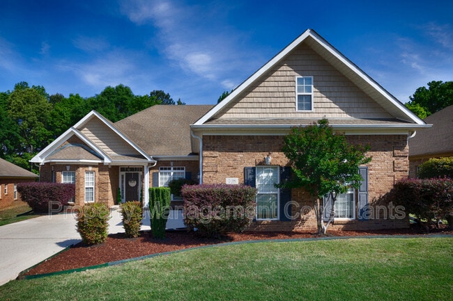 Building Photo - 108 Blackwood Dr NW