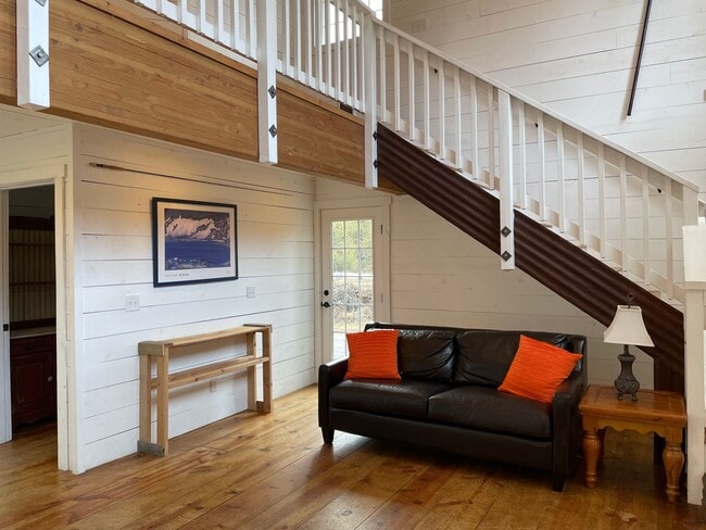 Photo - Cottage in Oregon Water Wonderland - Available for a Short Term Lease