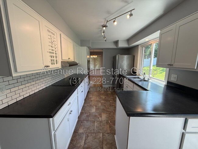 Photo - 733 Jares Ct