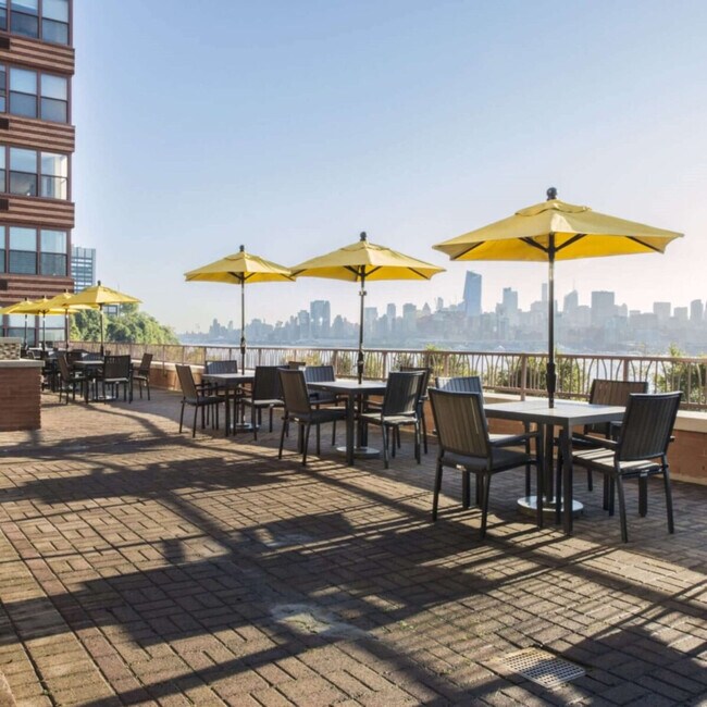 Photo - 330 River St Unidad SI ID1055555P