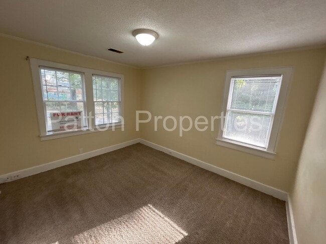 Photo - 1401 Kinderway & 4300-4302 Wentworth - Inside CoC - R09214-07-01 Unidad 4300