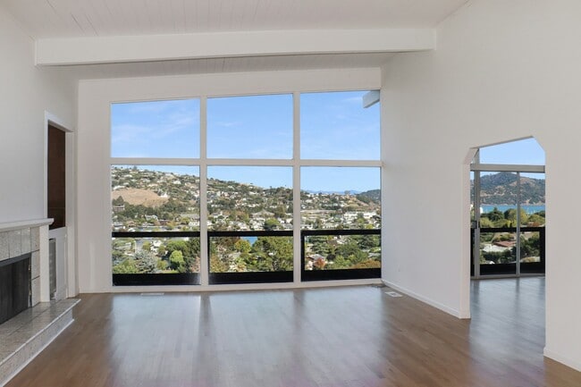 2 Buckeye Rd