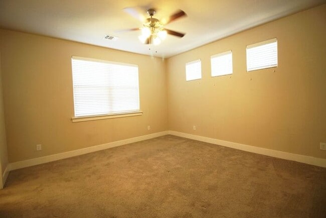 Photo - 523 High Tech Dr