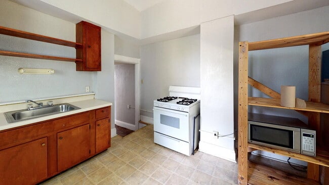Photo - 2222 Flora St