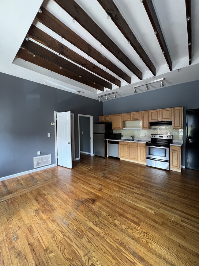 104 E Market St Unit 104 Market #2