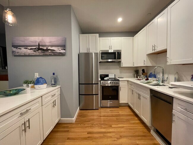 Photo - 456 Beacon St Unit 3R