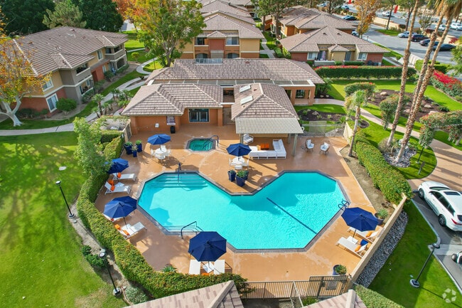 Building Photo - Mira Bella Rental