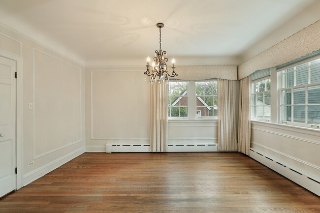 Photo - 651 Brier St
