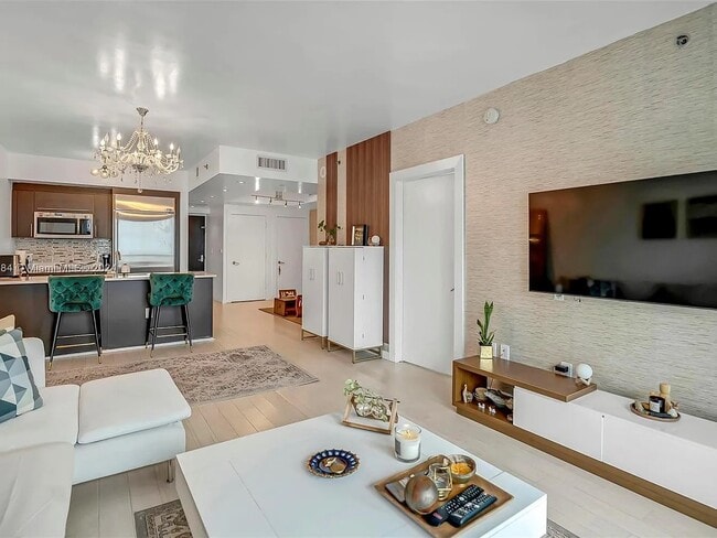 500 Brickell Ave Unit 2108