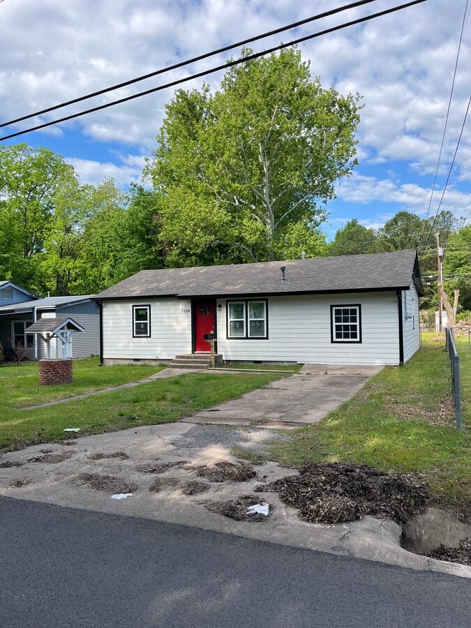 Photo - 1104 S State Ave