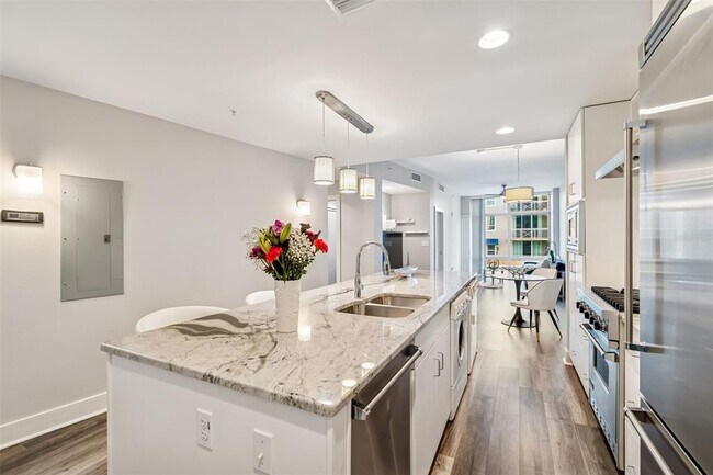 Photo - 1120 E Kennedy Blvd Unidad 312