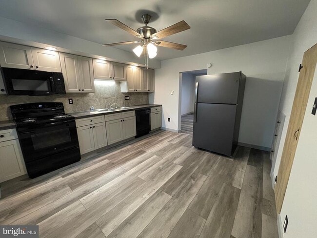 Photo - 105 Spring Garden St