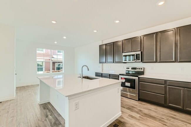 Photo - 628 Acorn Pl