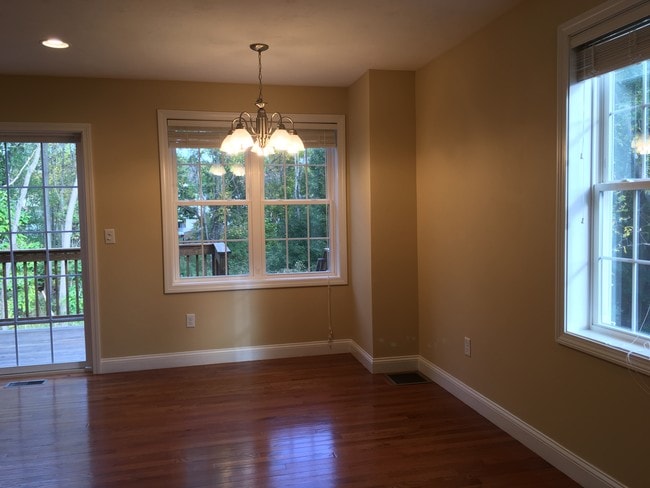 Dining area - 1088 W Boylston St Unit Apartment for rent