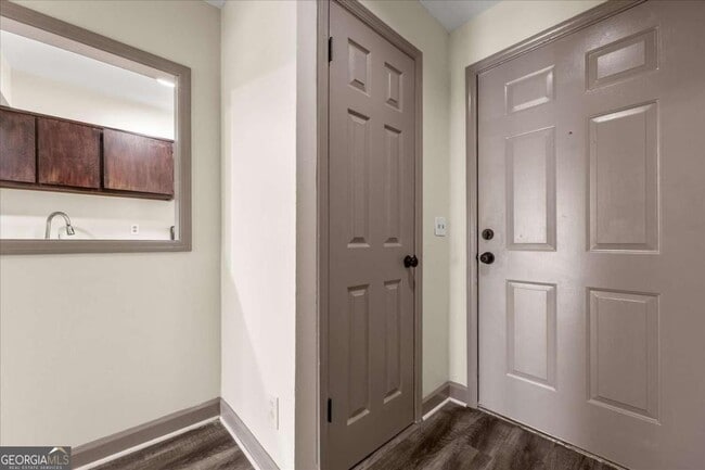 Photo - 210 Appleby Dr