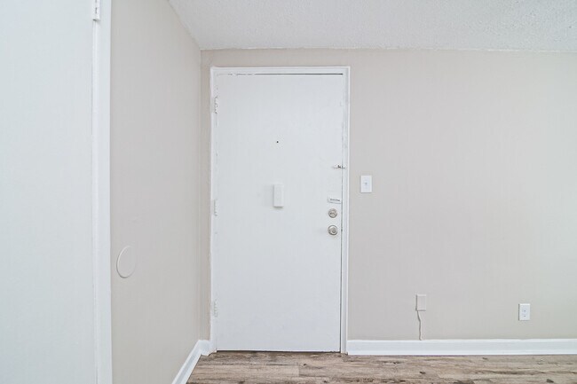 Photo - Midtown Point Apartments