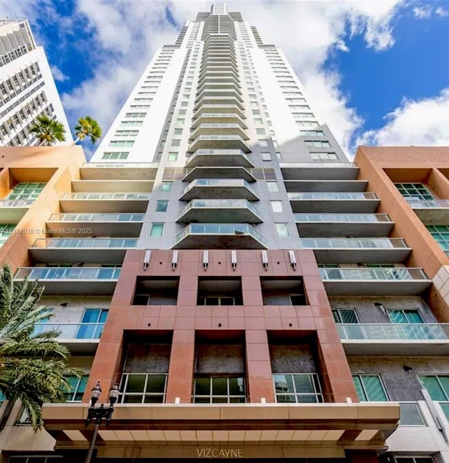 Building Photo - 253 NE 2nd St Unit 1504