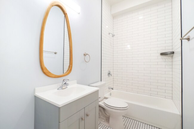 Building Photo - 604 N Eutaw St Unit 4 Rental