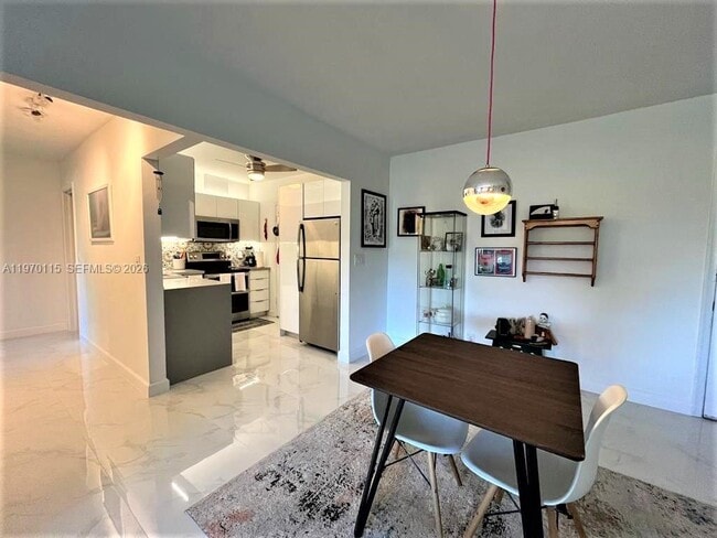 Photo - 2230 NE 56th Pl Unidad 227