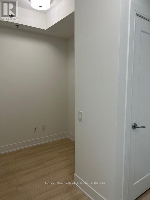 Photo - 310 Tweedsmuir Ave