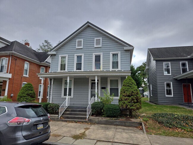 552 E King St Unit 552 1