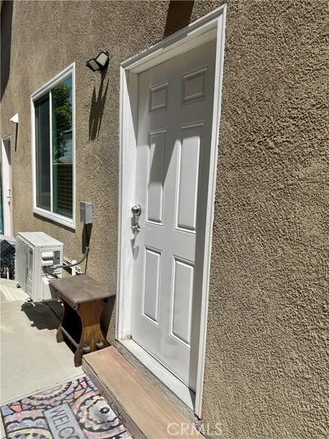 Building Photo - 11985 Tributary Wy