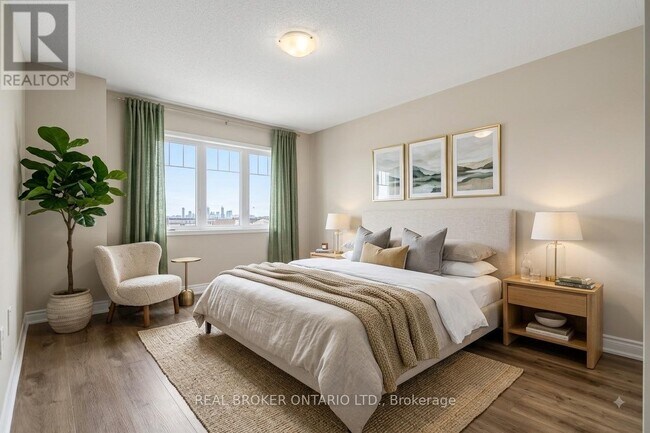 Photo - 3985 Eglinton Ave W