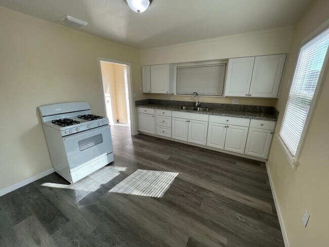 Photo - 112 W 18th St Apartment Unit 112 W. 18th #1/2