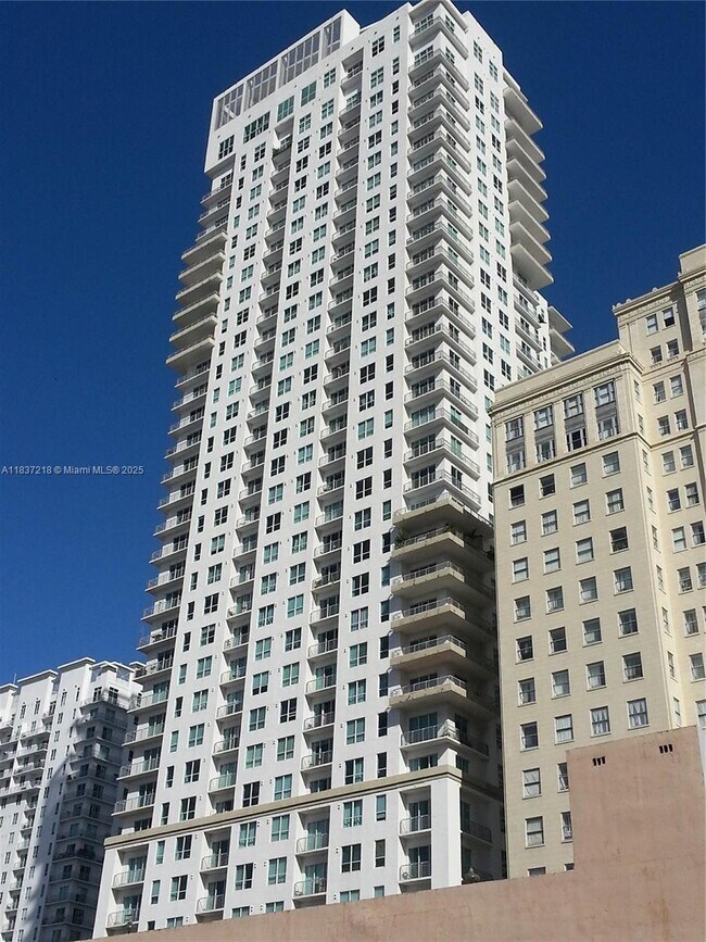 Building Photo - 133 NE 2nd Ave Unit 412 Rental