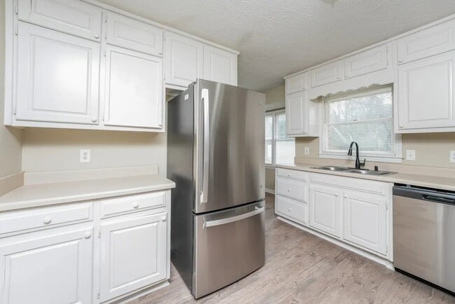 Photo - 344 Willowwind Dr