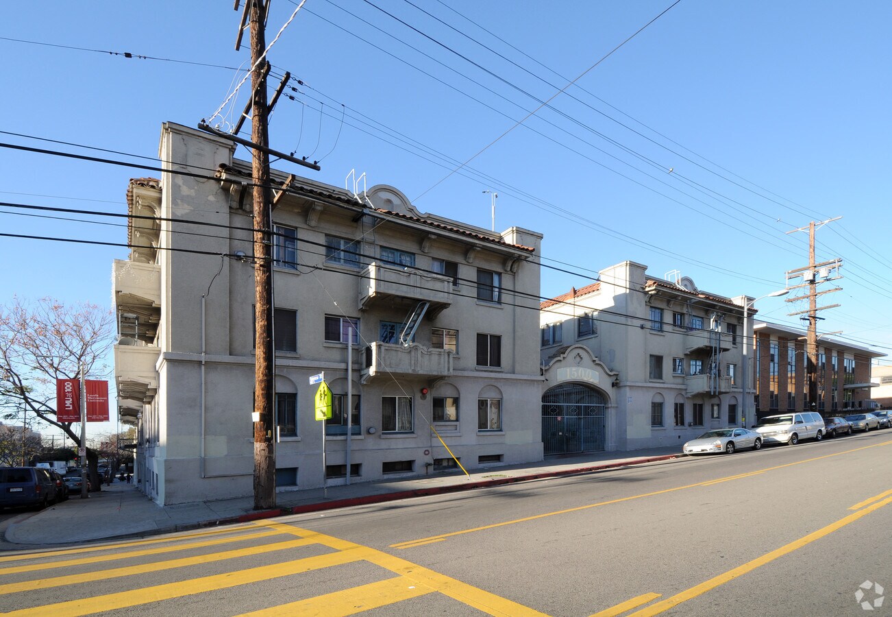 1500 James M blvd. de madera - 1500 James M Wood Blvd