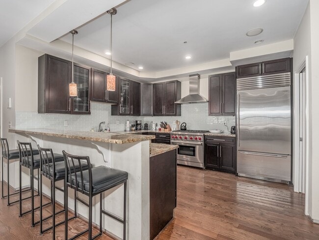 Building Photo - 350 W Broadway Unit 3