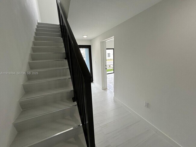 Photo - 14568 SW 261 St Ter Unit 2