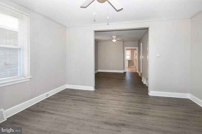 SALA DE ESTAR - 207 Somerset St
