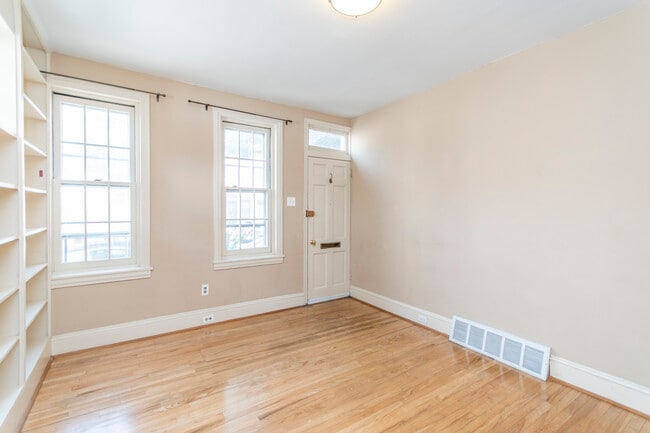 Photo - 527 S Lecount St