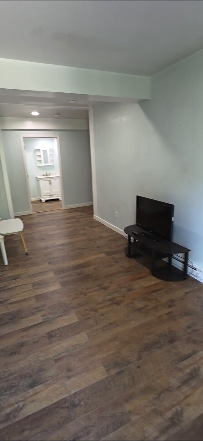Photo - 927 College Ave Unit - 9