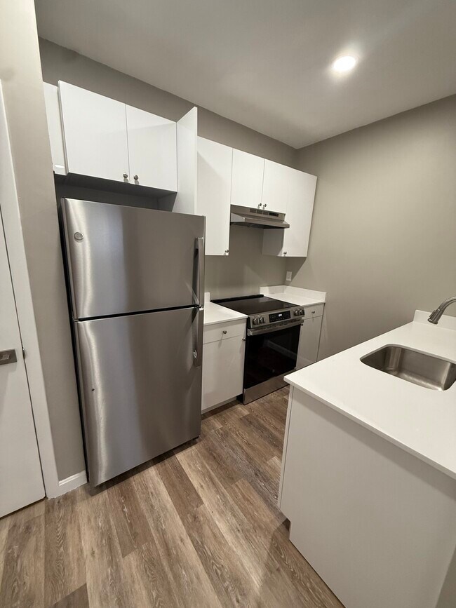 Building Photo - 50 Green St Rental
