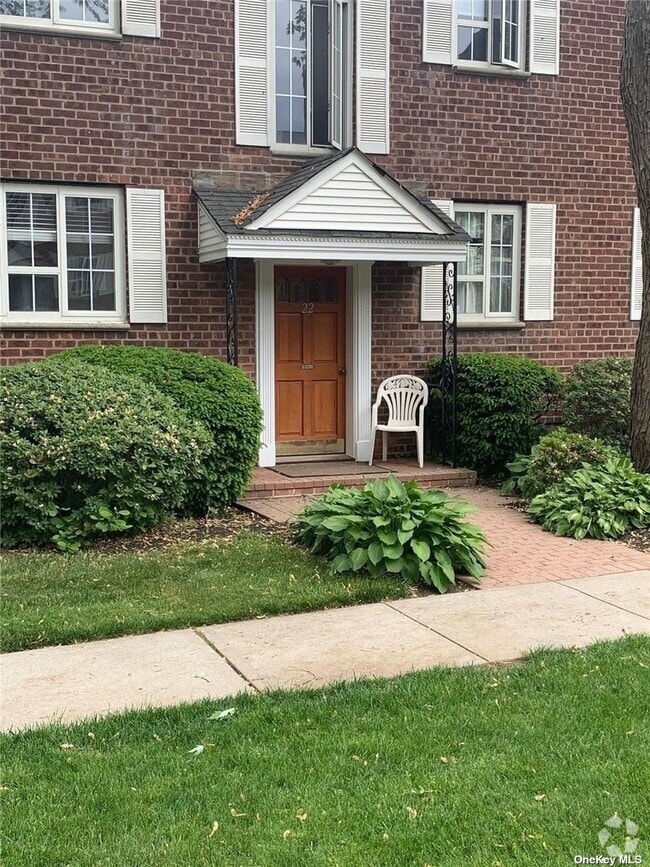 Building Photo - 22 Nathan Hale Dr Rental
