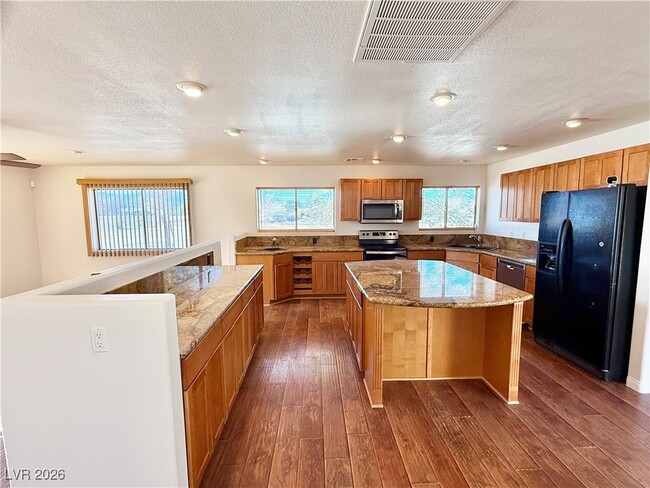 Photo - 1100 Dollar St