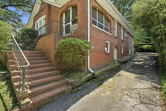 Photo - 1513 Melrose Dr SW