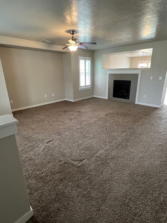 Photo - 5 bedroom 2.5 bath 3 car garage