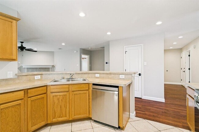 Photo - 9932 George Washington Dr