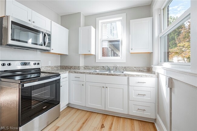 Photo - 486 Sumatra Ave