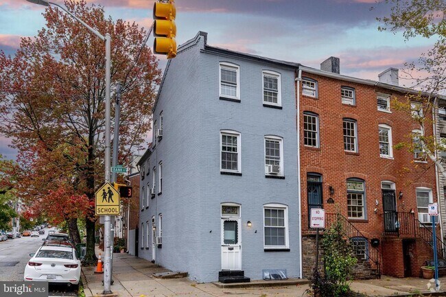 Building Photo - 2000 Bank St Rental
