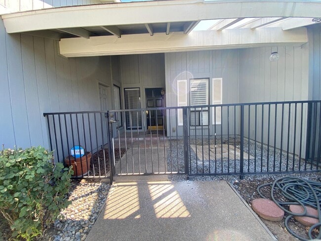 Photo - 8296 N Raisina Ave