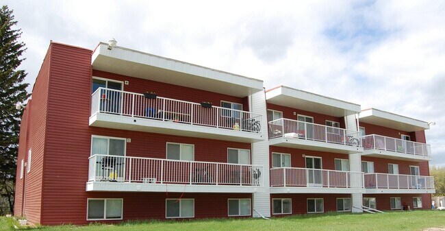 Photo - Redwood Manor