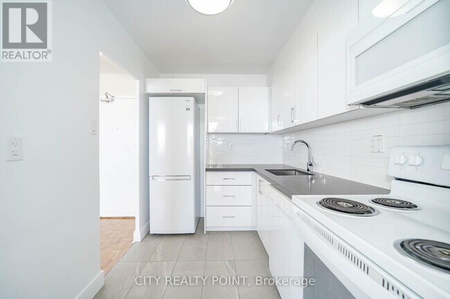 Photo - 1500 Bathurst St Unit 1008